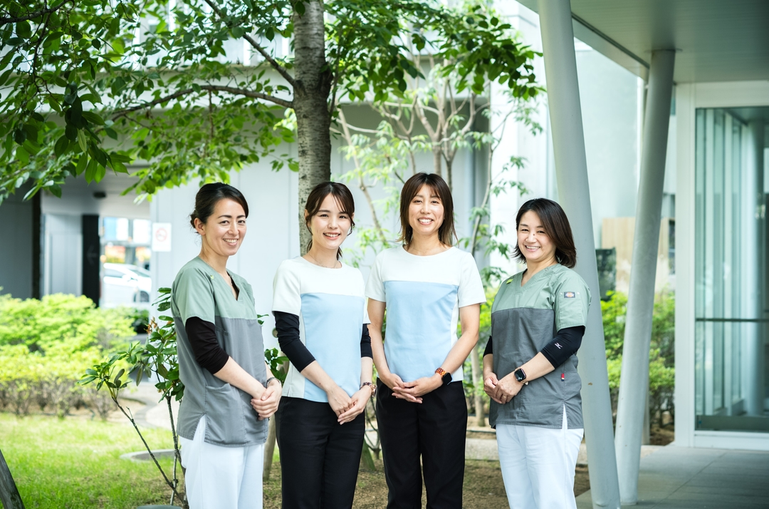 患者さんとご家族の思いをていねいに聞きながら、入院・退院をサポートする。「地域連携室」の役割とは