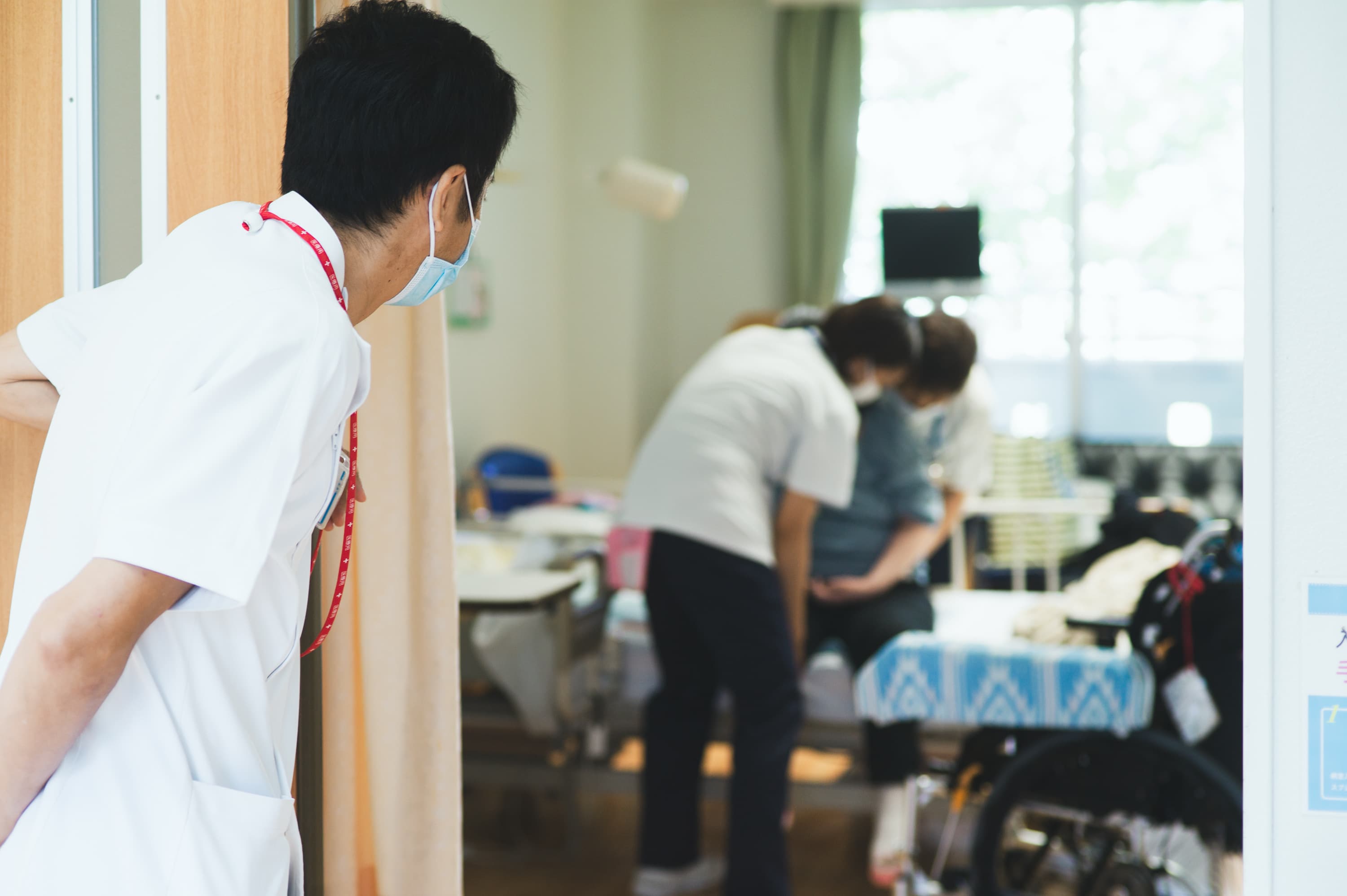 患者がベッドにいない病院